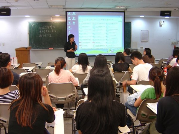 2011年8月4日 實習生本學期第一次返校-學長姐實習經驗分享