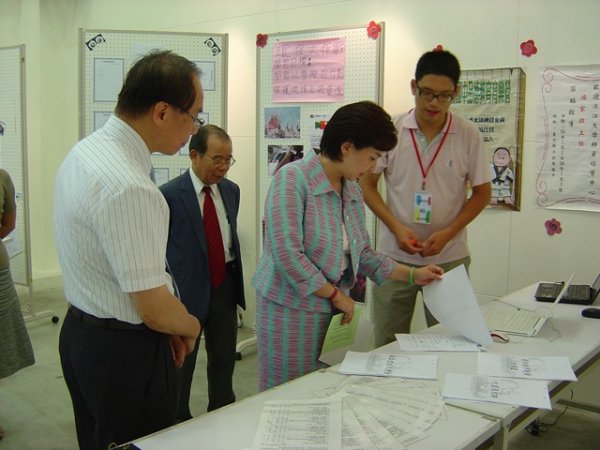 98年9月 與史懷哲相約在黑天鵝