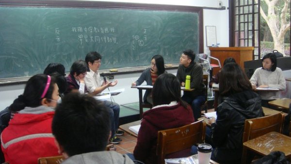 2013年12月10日 【演講】翁憲章老師演講 學習共同體在教學現場的實踐