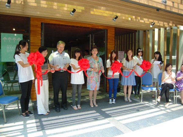 2012年9月11日 史懷哲成果展開幕